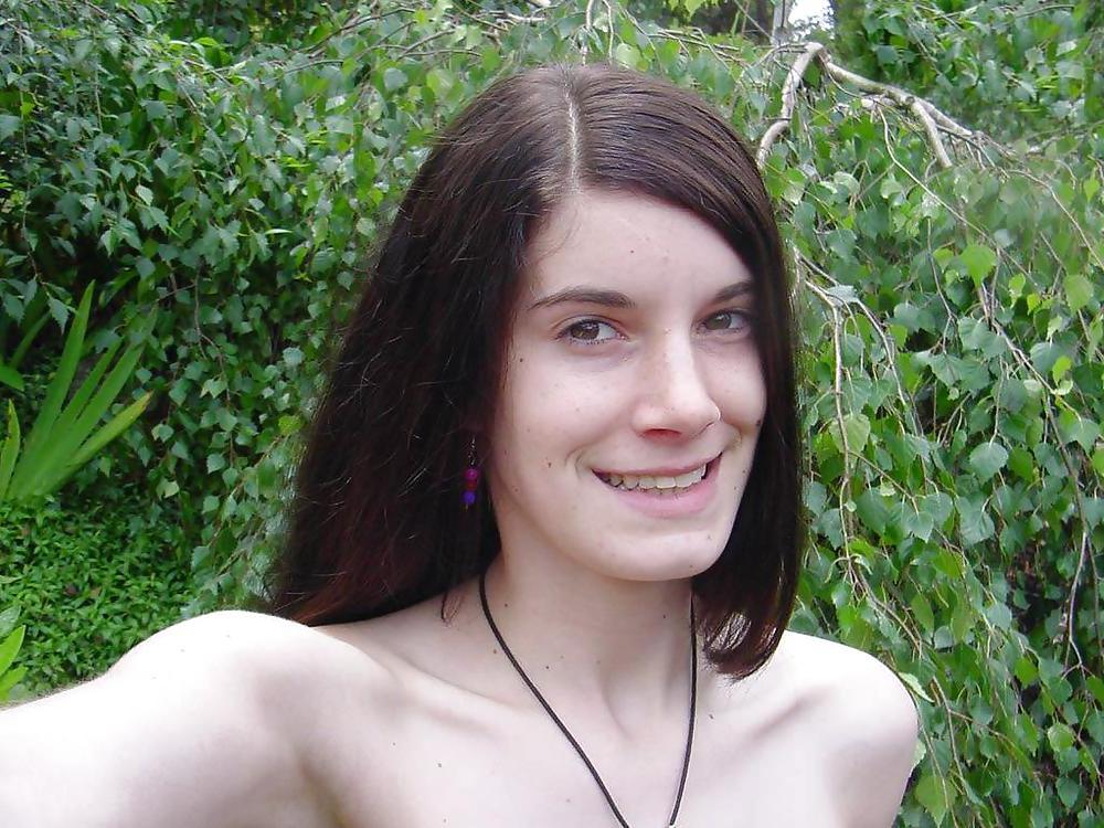 25P HAIRY US TEEN POSING