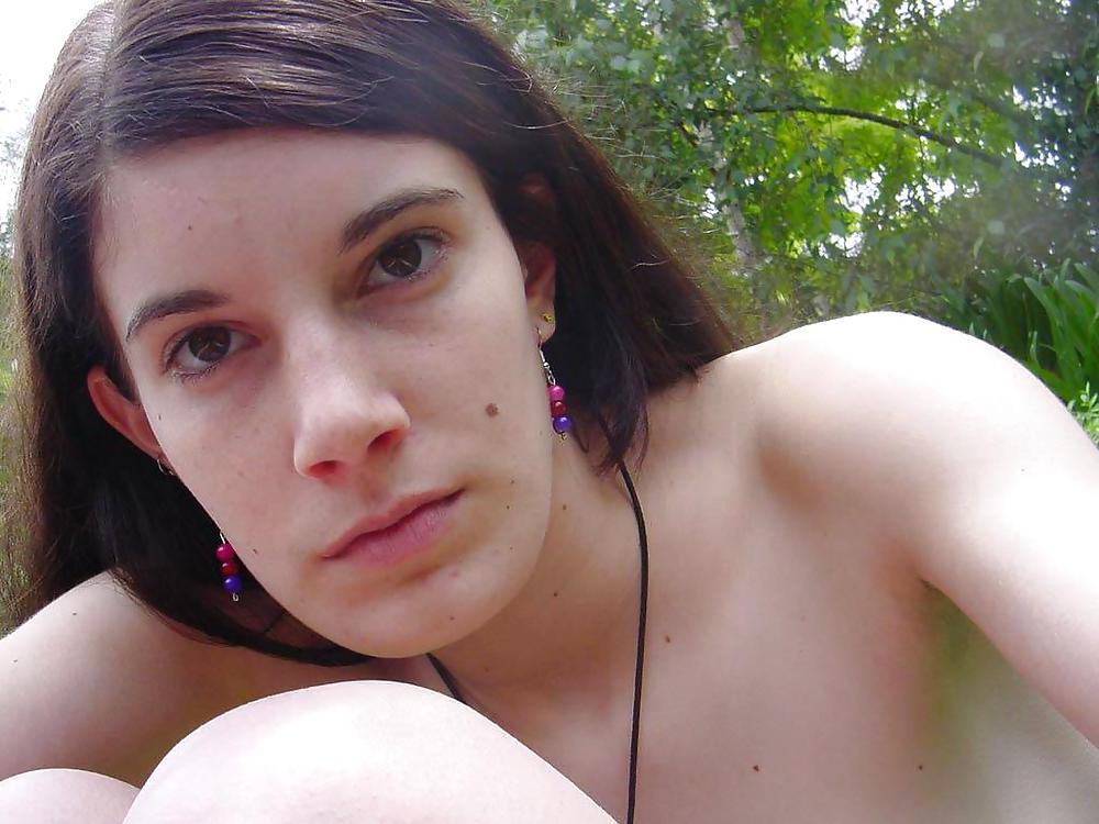 25P HAIRY US TEEN POSING