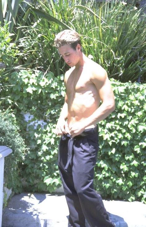 15P Muscle gay stud flashing nude in park or 12 inch cock male strip