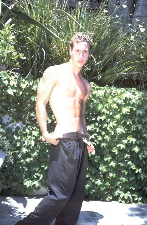 15P Muscle gay stud flashing nude in park or 12 inch cock male strip