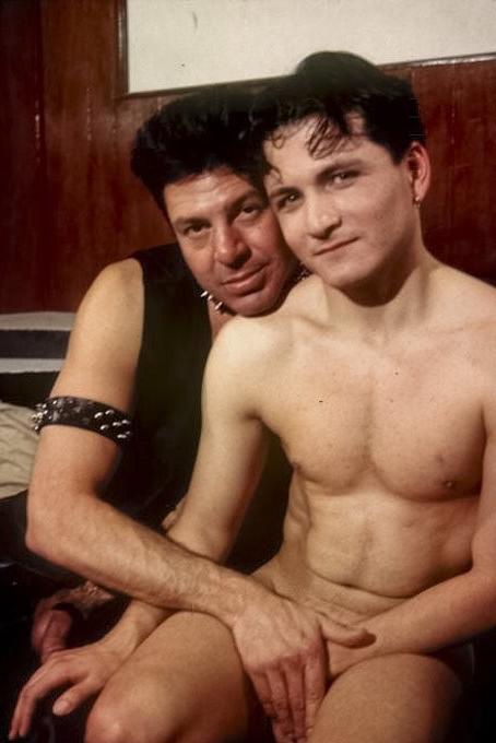 20P Mature and younger leather hunks fucking and cumming passion