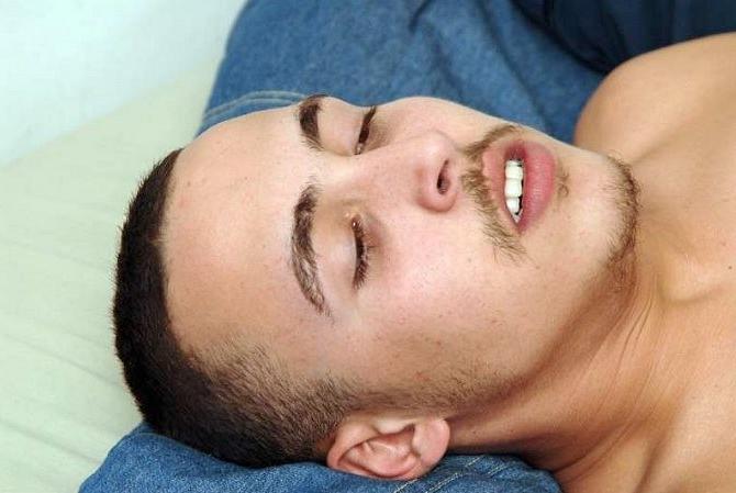 20P Latino and euro twinks blowing and screwing after deep sleep