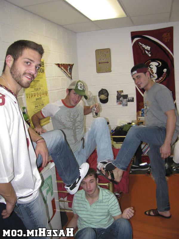 15P Some hot college Studs blowjob by turn and ass fucks