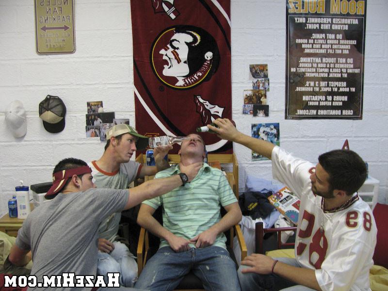 15P Some hot college Studs blowjob by turn and ass fucks