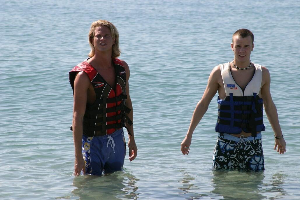 16P Horny gay beach boys exchanging oral amabilities in the pool
