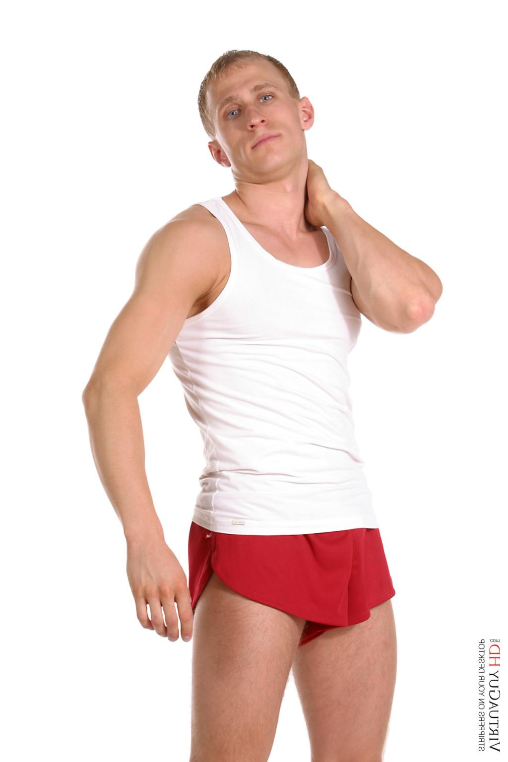 15P Muscular blond guy does a workout absolutely naked