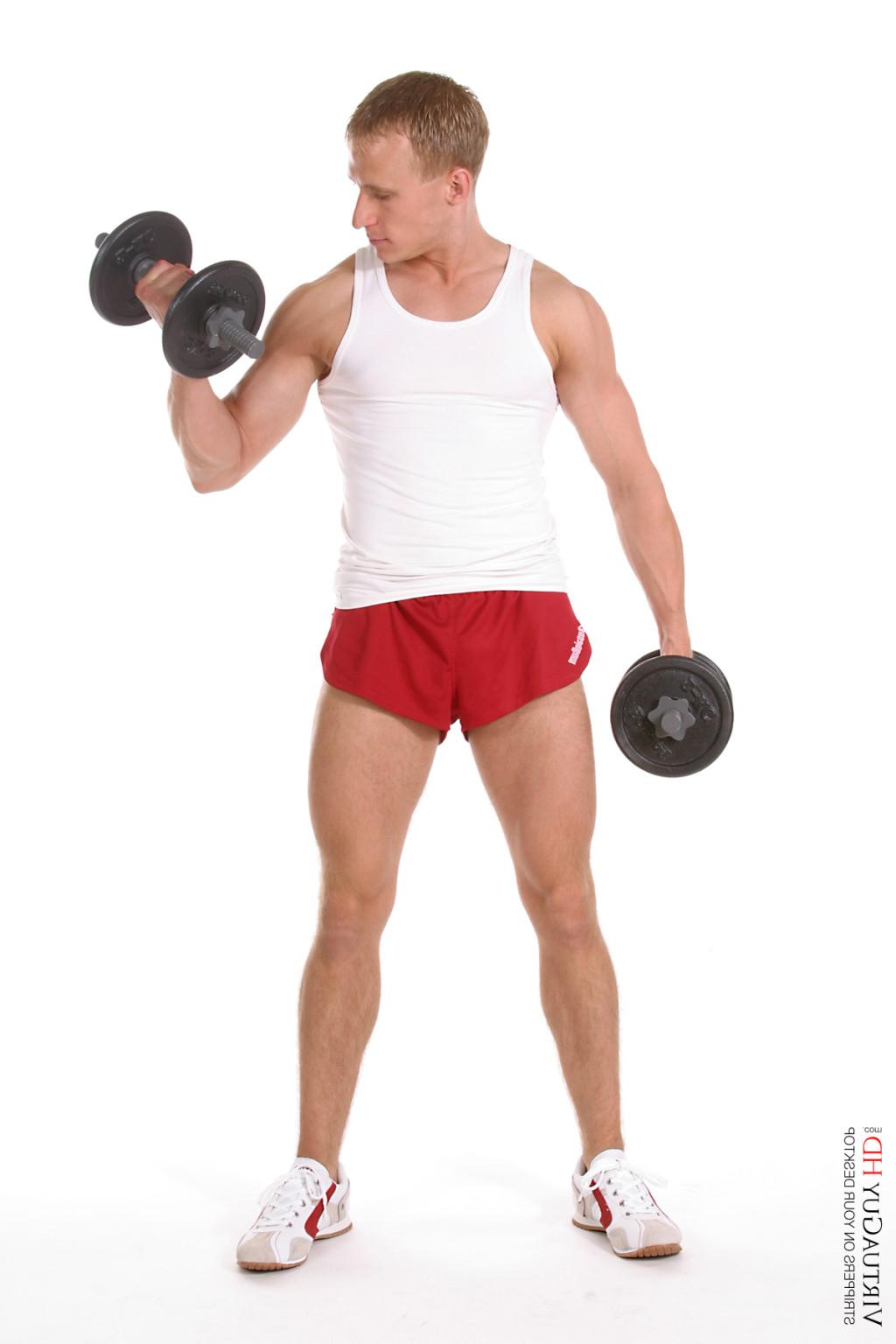 15P Muscular blond guy does a workout absolutely naked