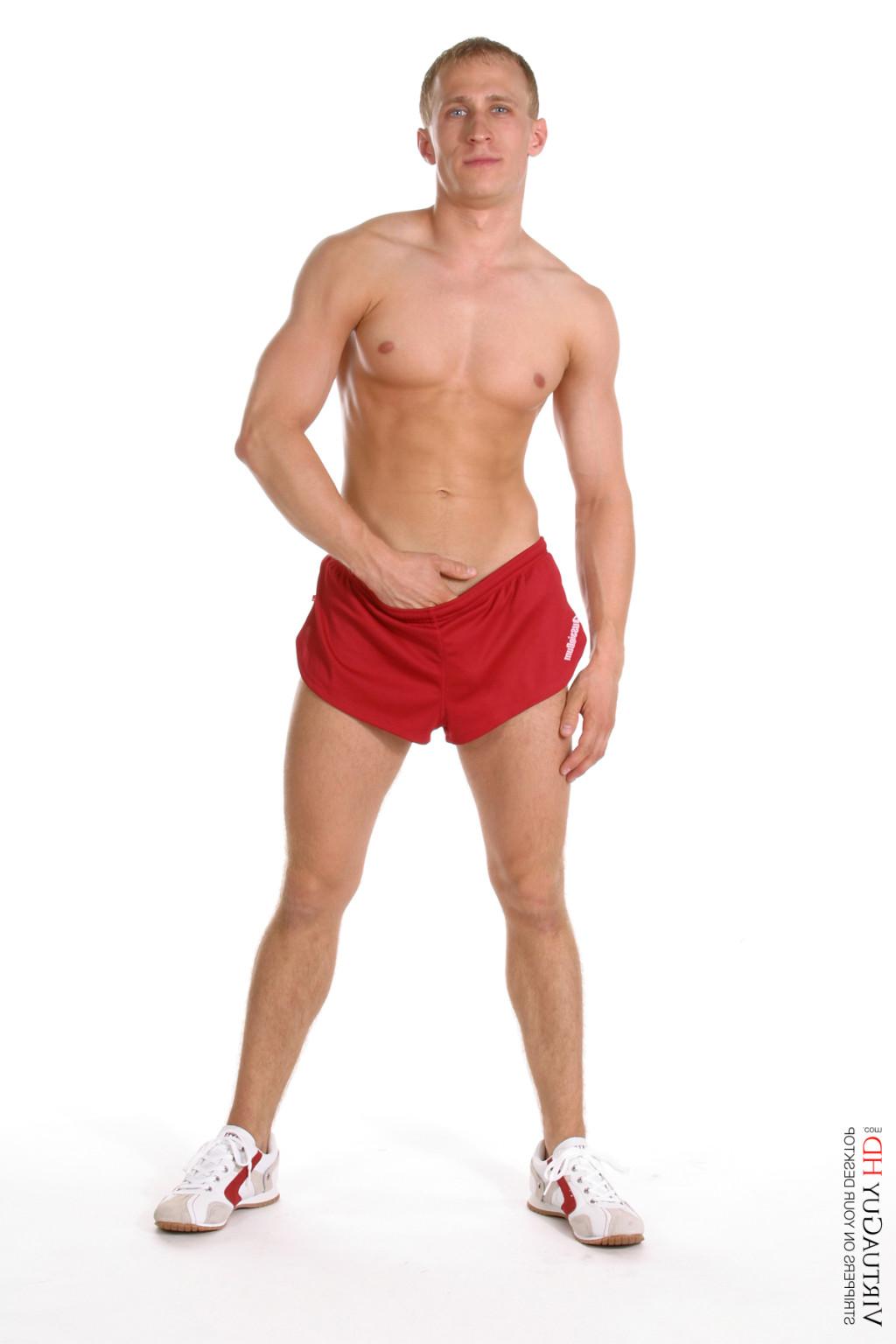 15P Muscular blond guy does a workout absolutely naked