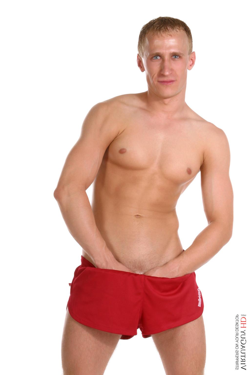 15P Muscular blond guy does a workout absolutely naked