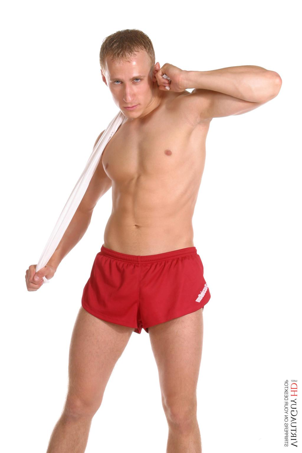 15P Muscular blond guy does a workout absolutely naked