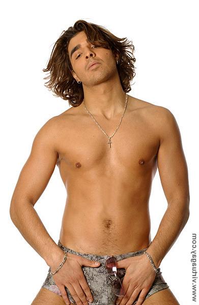 16P Sexy latina guy posing nude