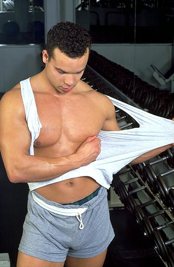 20P Sexy naked latino beefcake