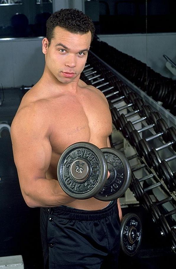 20P Sexy naked latino beefcake