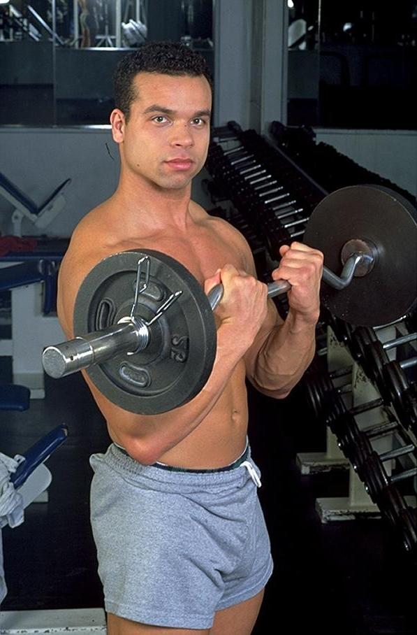 20P Sexy naked latino beefcake