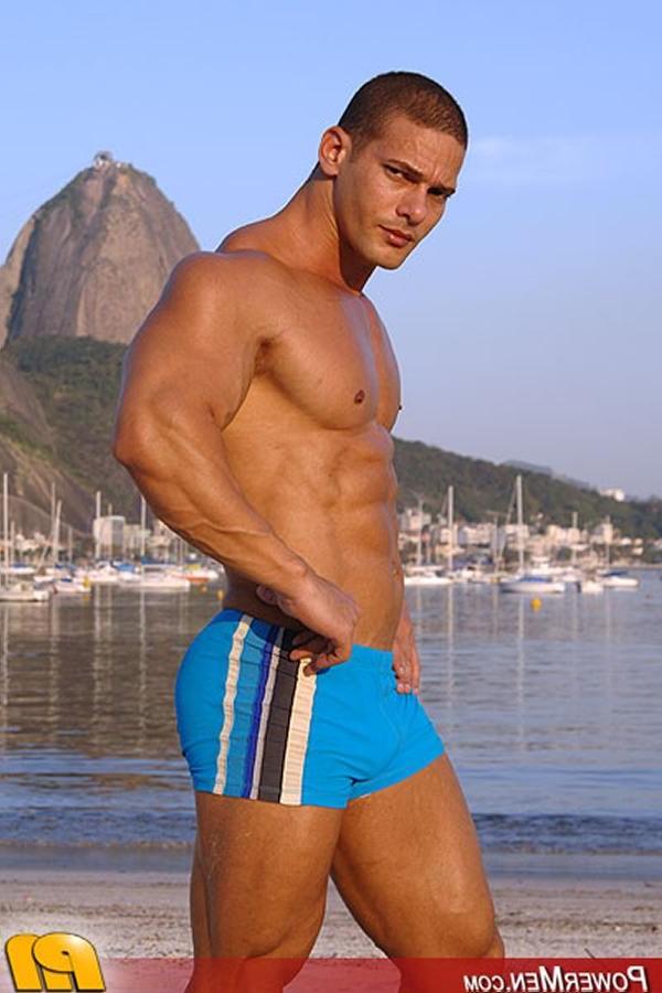 15P Cum worship this hunky bodybulder