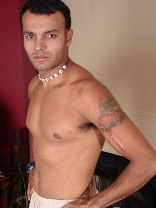 20P Nude latino stud