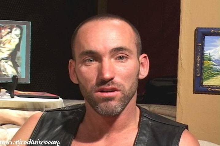 15P Two hunks and a leather dildo