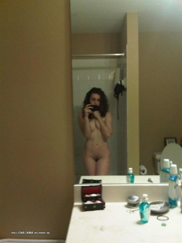 10P Selection of a sexy Latina babe self-shooting at home