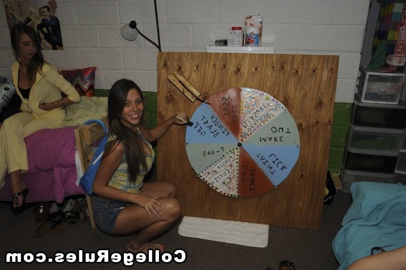 15P College girls are drunk then fingers each others pussies