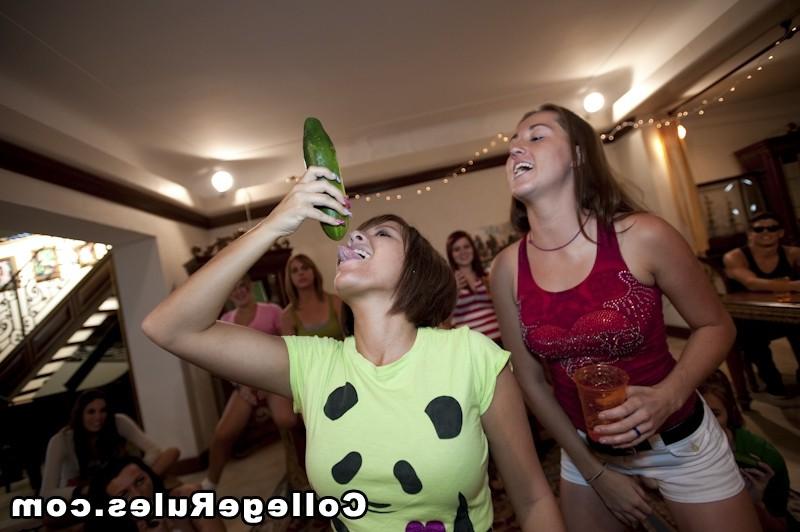 15P Hot college girls