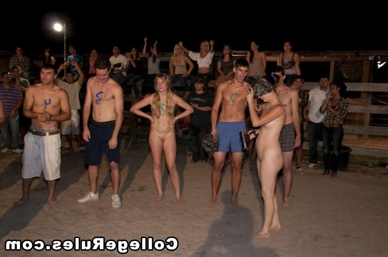 15P College drunk girls is having a girl to girl sex after party
