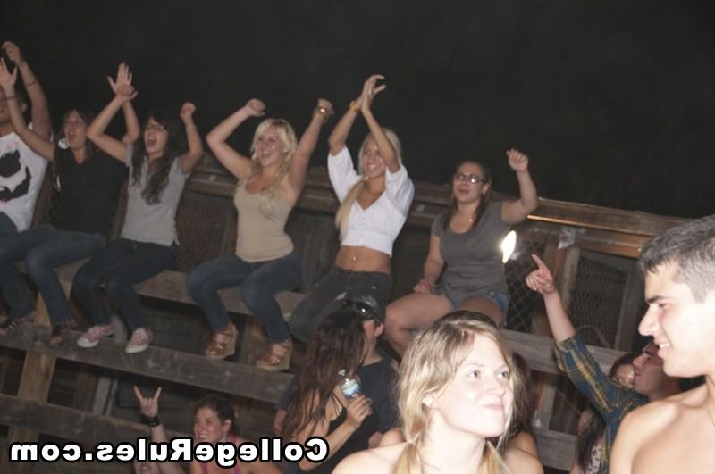 15P College drunk girls is having a girl to girl sex after party