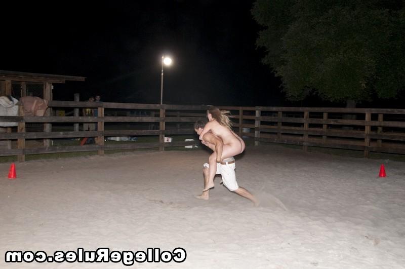 15P College drunk girls is having a girl to girl sex after party