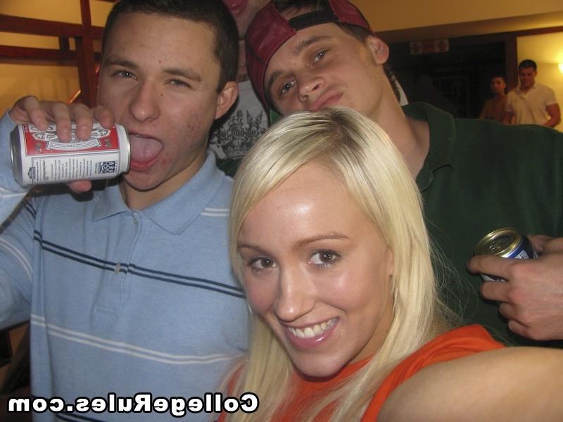 15P Big ass college girl is getting fucked at the party