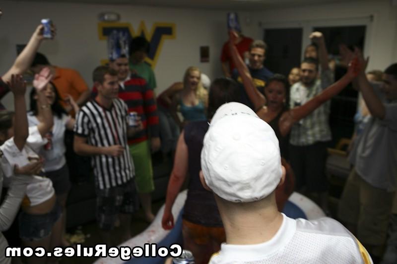 14P College party soon become a hardcore college orgy