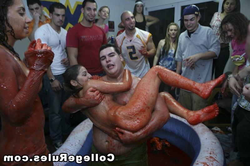 15P Hot college girls