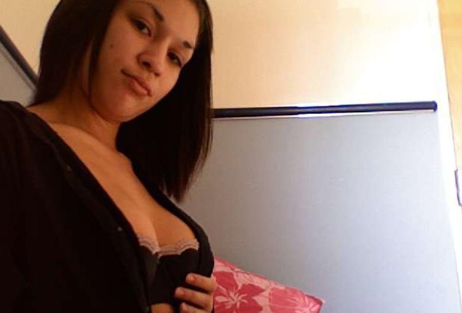 15P Sexy teen babe posing