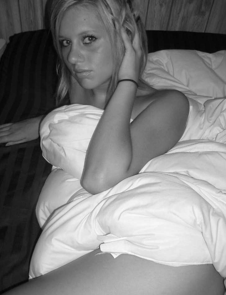 15P Sexy blonde teen