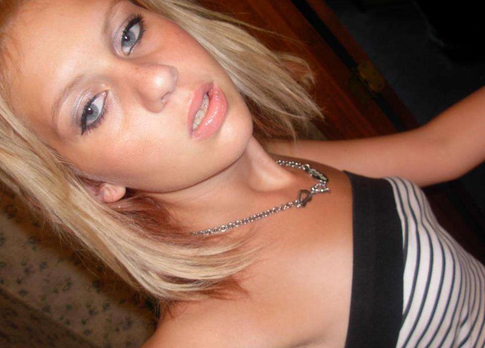 15P Sexy blonde teen