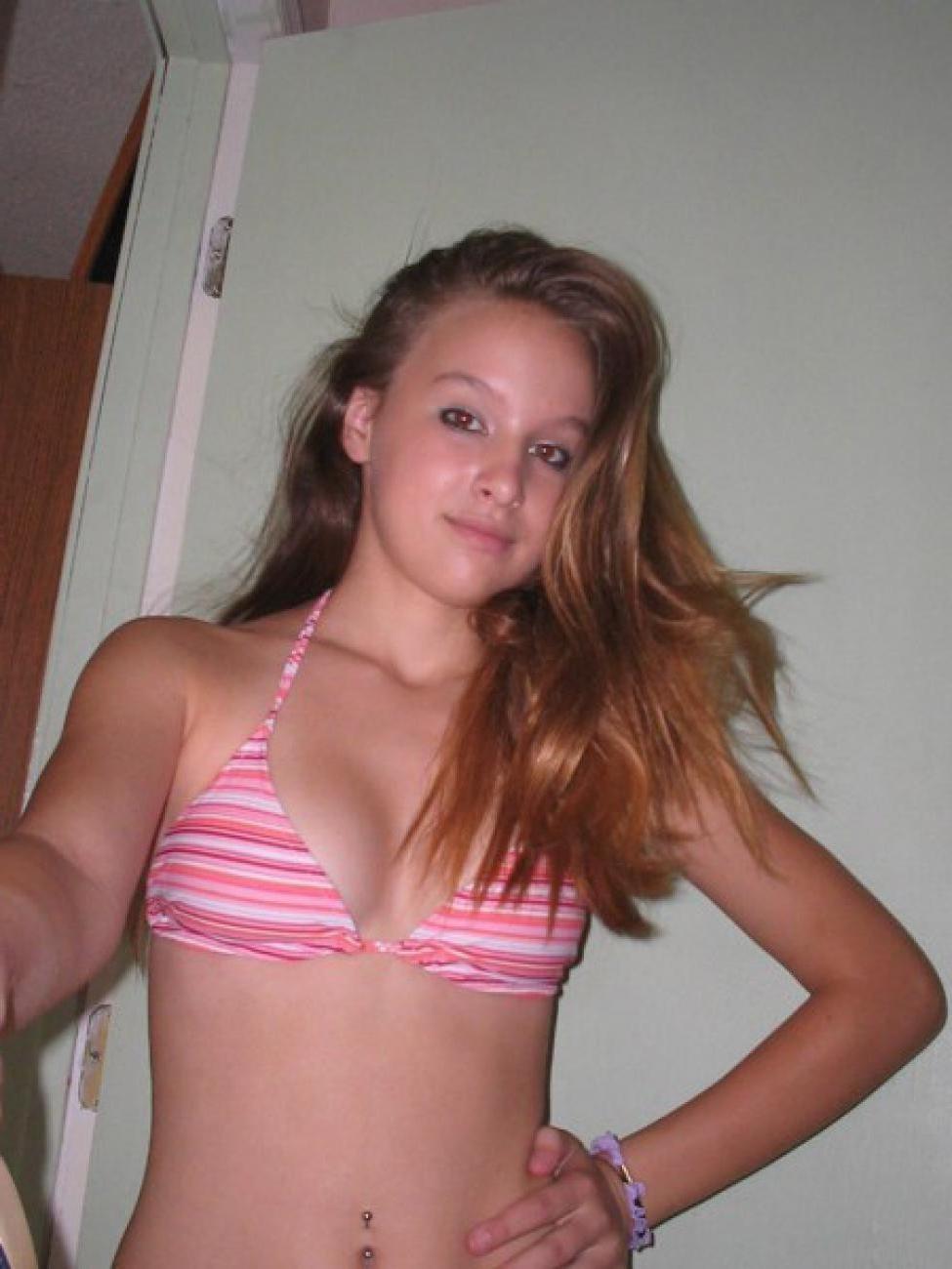 16P Busty and sexy girlfriends in secret asmateur photo shoots