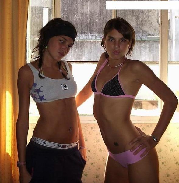 16P Busty and sexy girlfriends in secret asmateur photo shoots