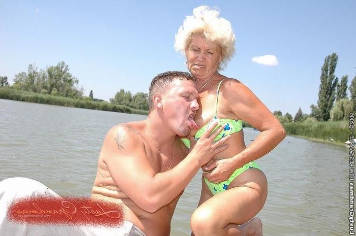 12P Old whore gets facial in hardcore fucking near the river