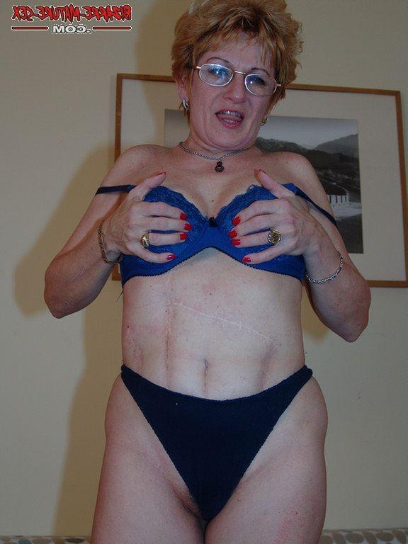 16P Hairy cunt slut