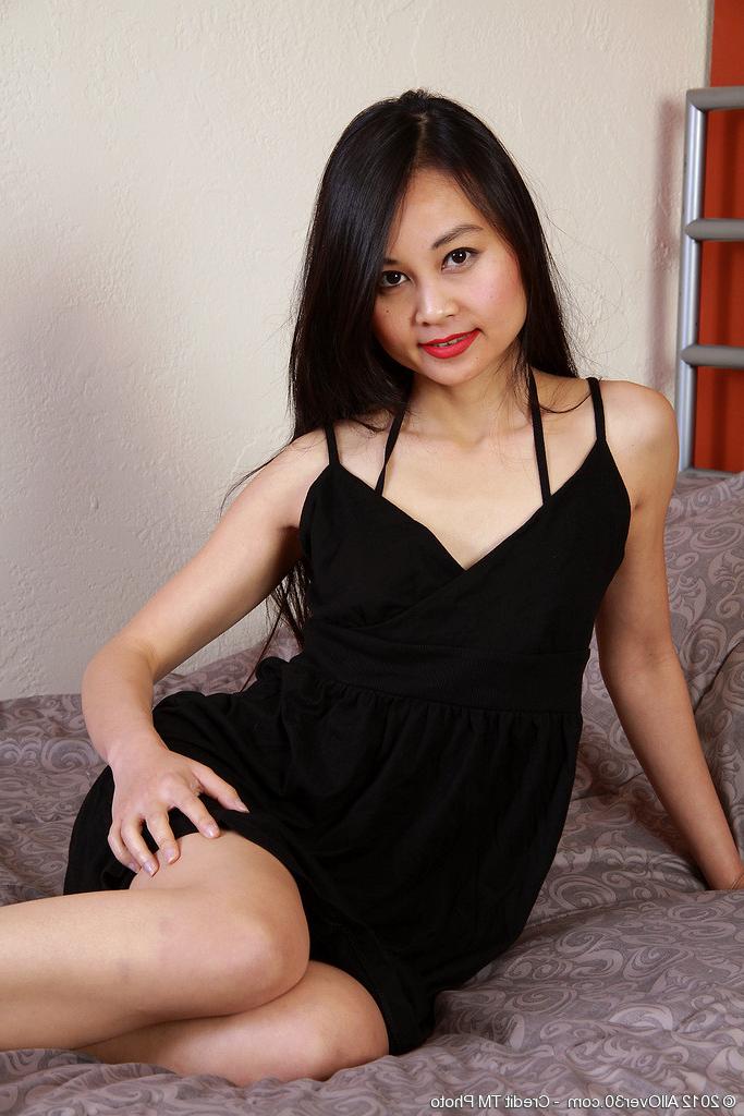 16P Hot asian milf spreading masturbatng mature shaved pussy lips older babe