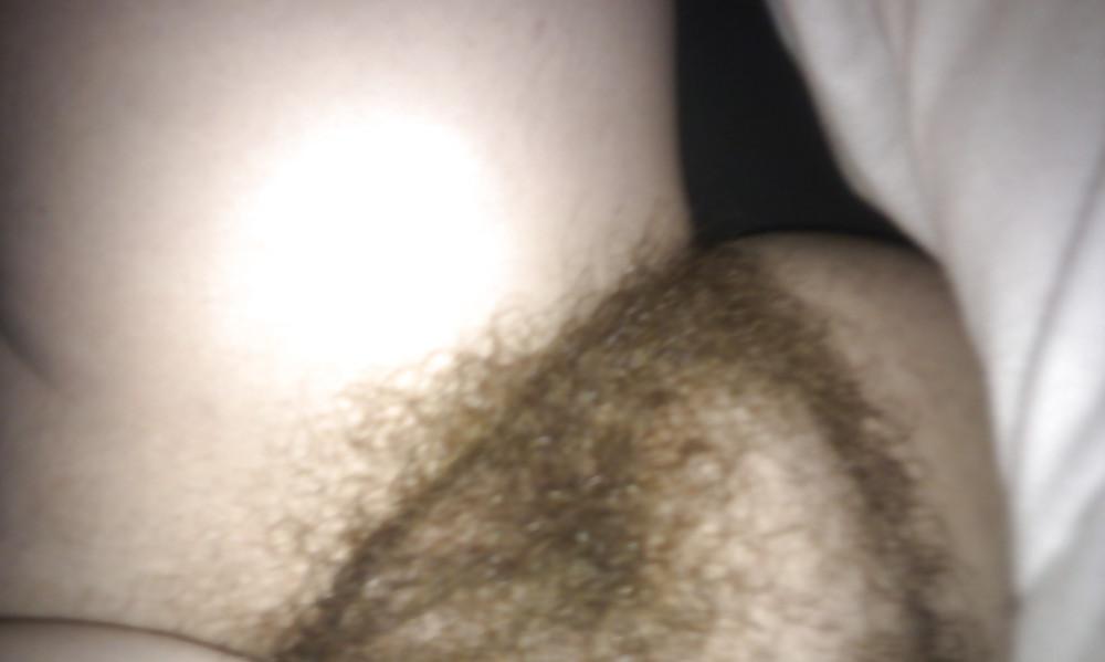 25P Ex hairy pussy 