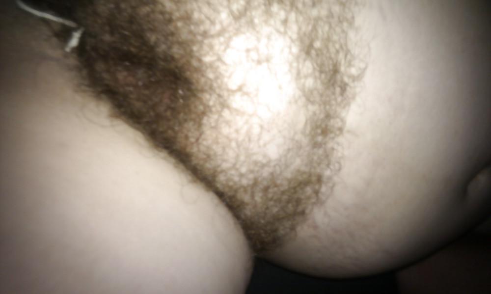 25P Ex hairy pussy 