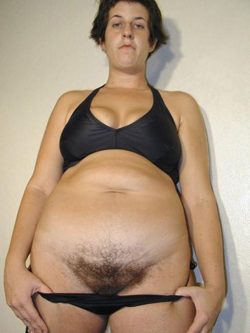 15P Older woman with full bush