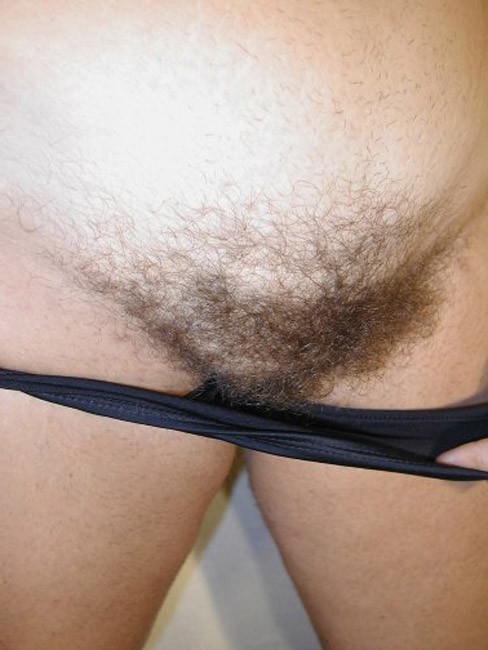15P Older woman with full bush