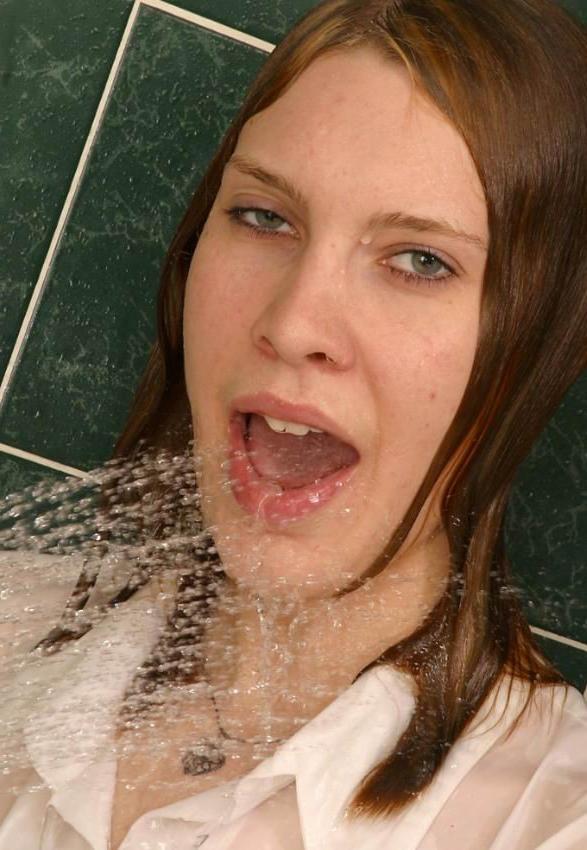 15P babe washing her hairy pussy in shower