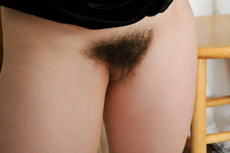 15P Natural Milf Kara exposes her hairy pussy