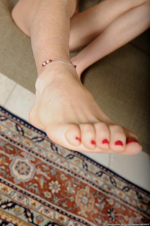 15P Abbey exposes her hot mature natural goods