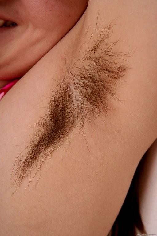 15P Amber is a really sexy hairy girl