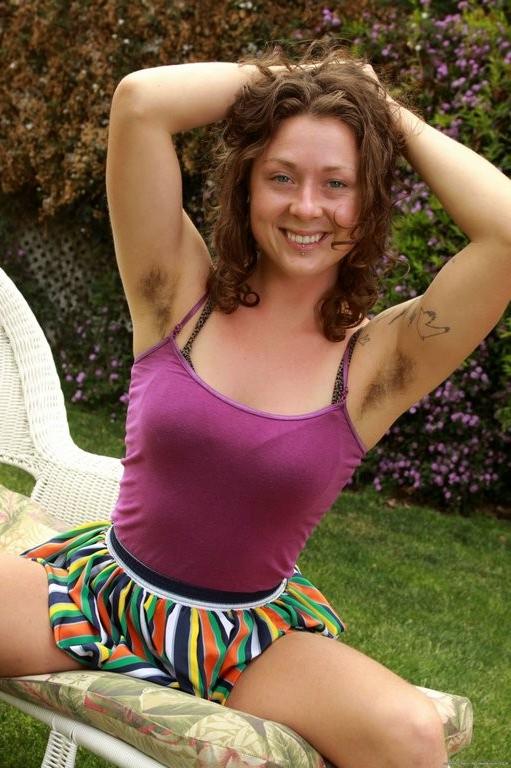 15P Coed Luca displays her lucious natural body