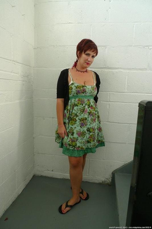 15P Luci the redhead milf exposes her fury coochy
