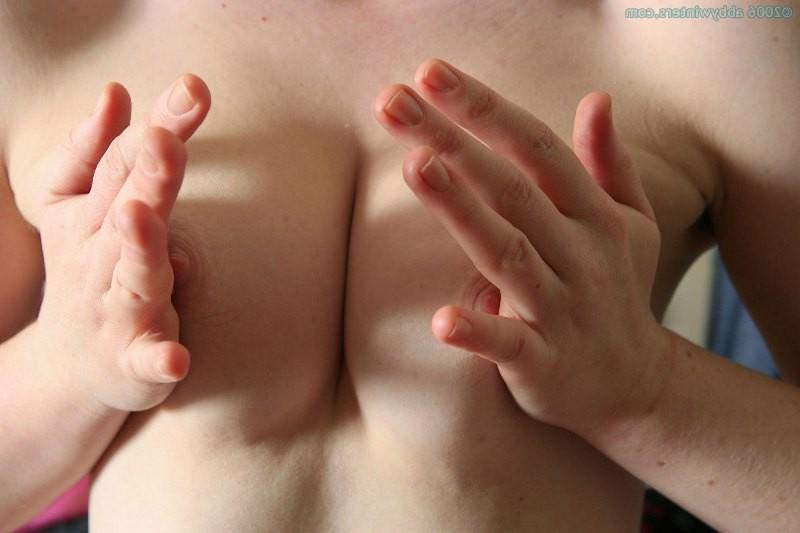 15P Girl shows her natural hairy pussy