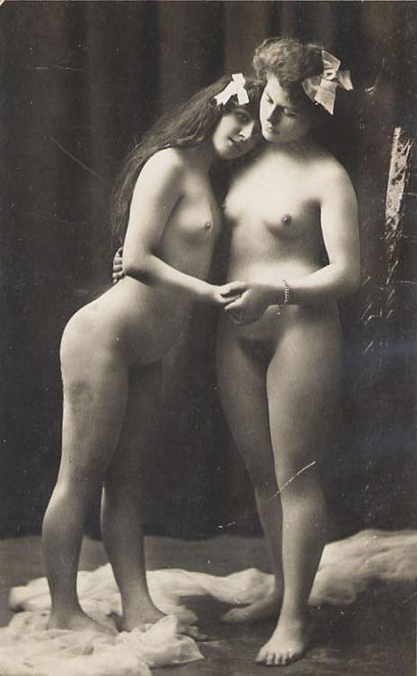 16P Babes demonstrates their thick twat bush and sexy tits